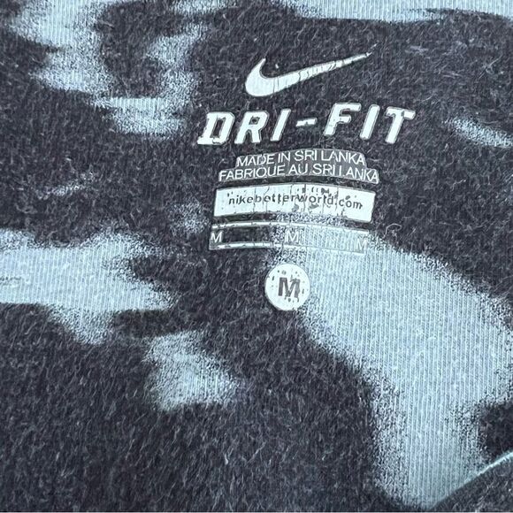 Nike women’s size medium, cropped dri-fit tie-dye leggings, no pockets - Picture 3 of 4